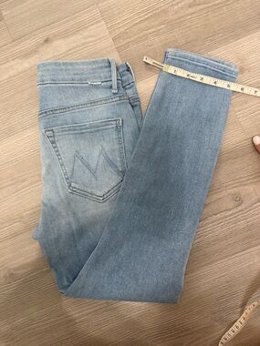 MOTHER LIGHT WASH Slim Jean (Looker Crop)